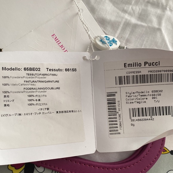 Gorgeous clutch that can be a crossbody (strap still packaged) nwt - Picture 5 of 6